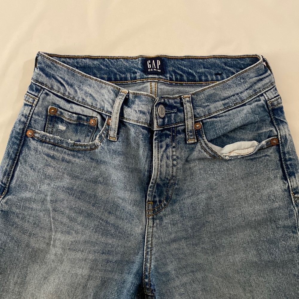 Gap High Rise Cheeky Straight Jeans with Distressed Detail
